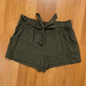 Joe B olive flowy shorts pockets waist ties Med